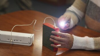 Dispositivo LightSound para que personas