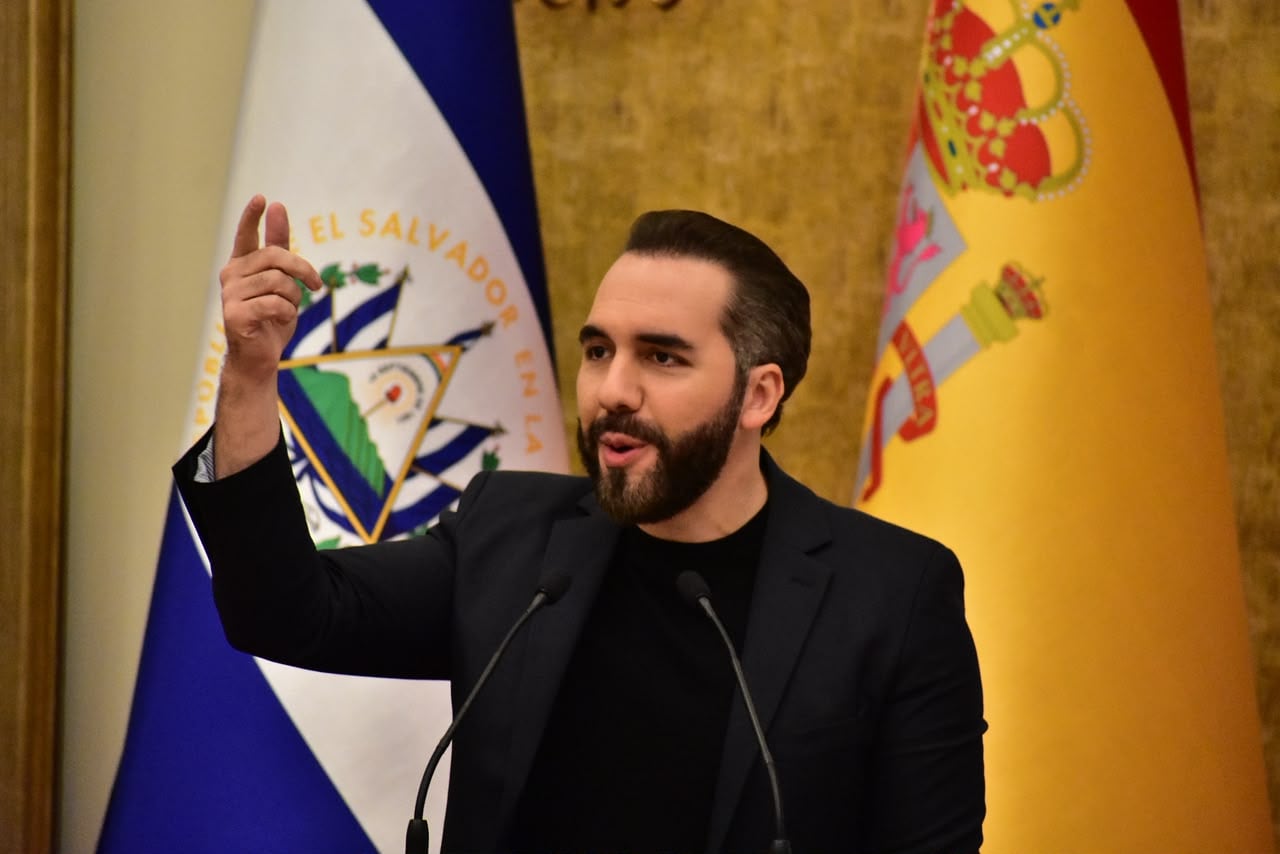 La nueva capacidad energética permitirá reducir el costo de las tarifas de electricidad en los hogares salvadoreños, según Bukele. (Infobae Centroamérica/Emerson Del Cid)