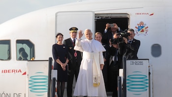 La visita del papa León XIV a España, en directo | El pontífice vuela a Canarias para iniciar la tercera y última etapa de su viaje