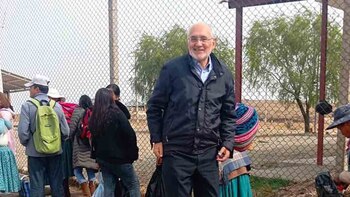 El expresidente Carlos Mesa llegando
