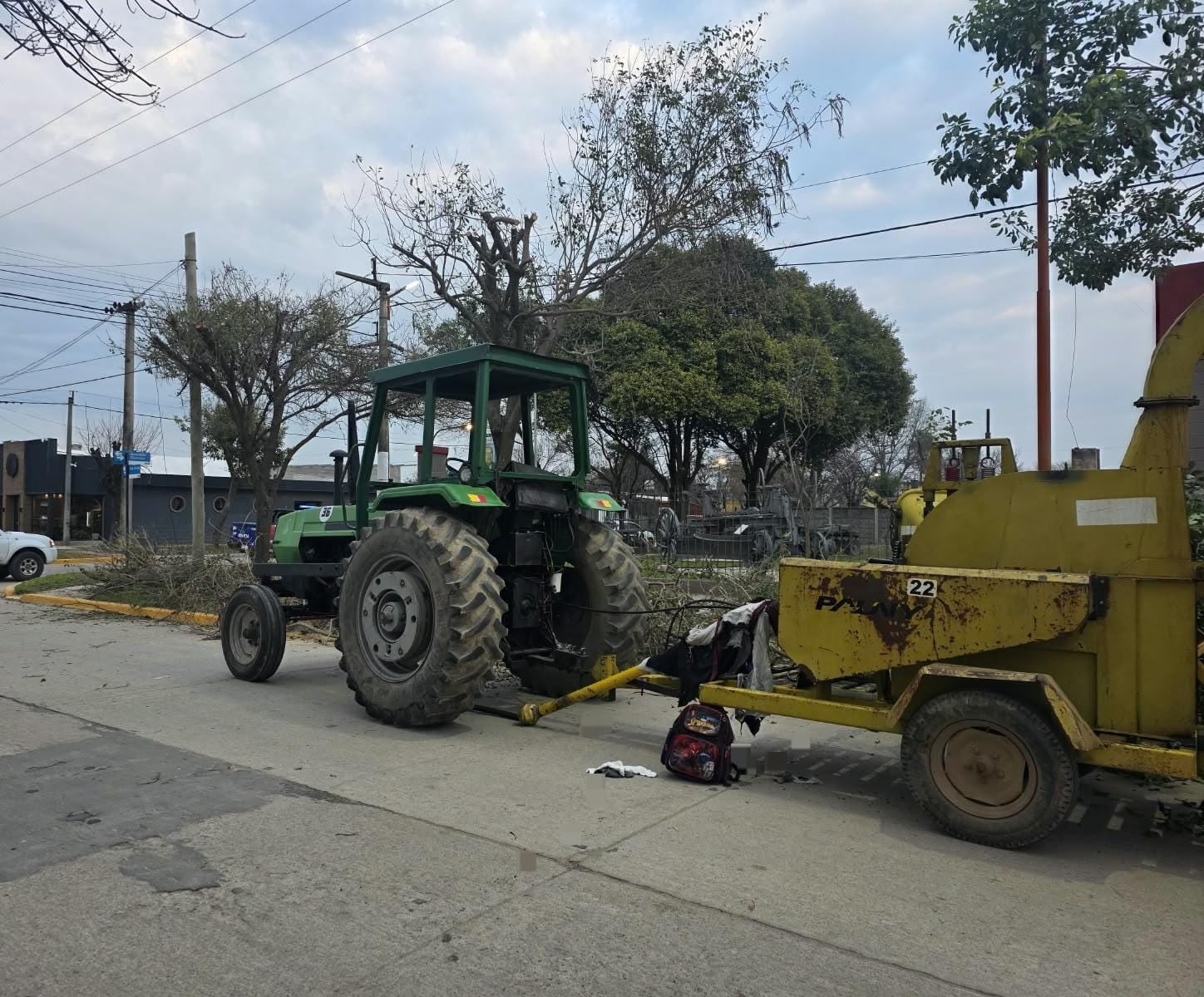 Un trabajador de 31 años murió en el Hospital Iturraspe de San Francisco catorce días después de un accidente laboral con una chipeadora de ramas en Córdoba.