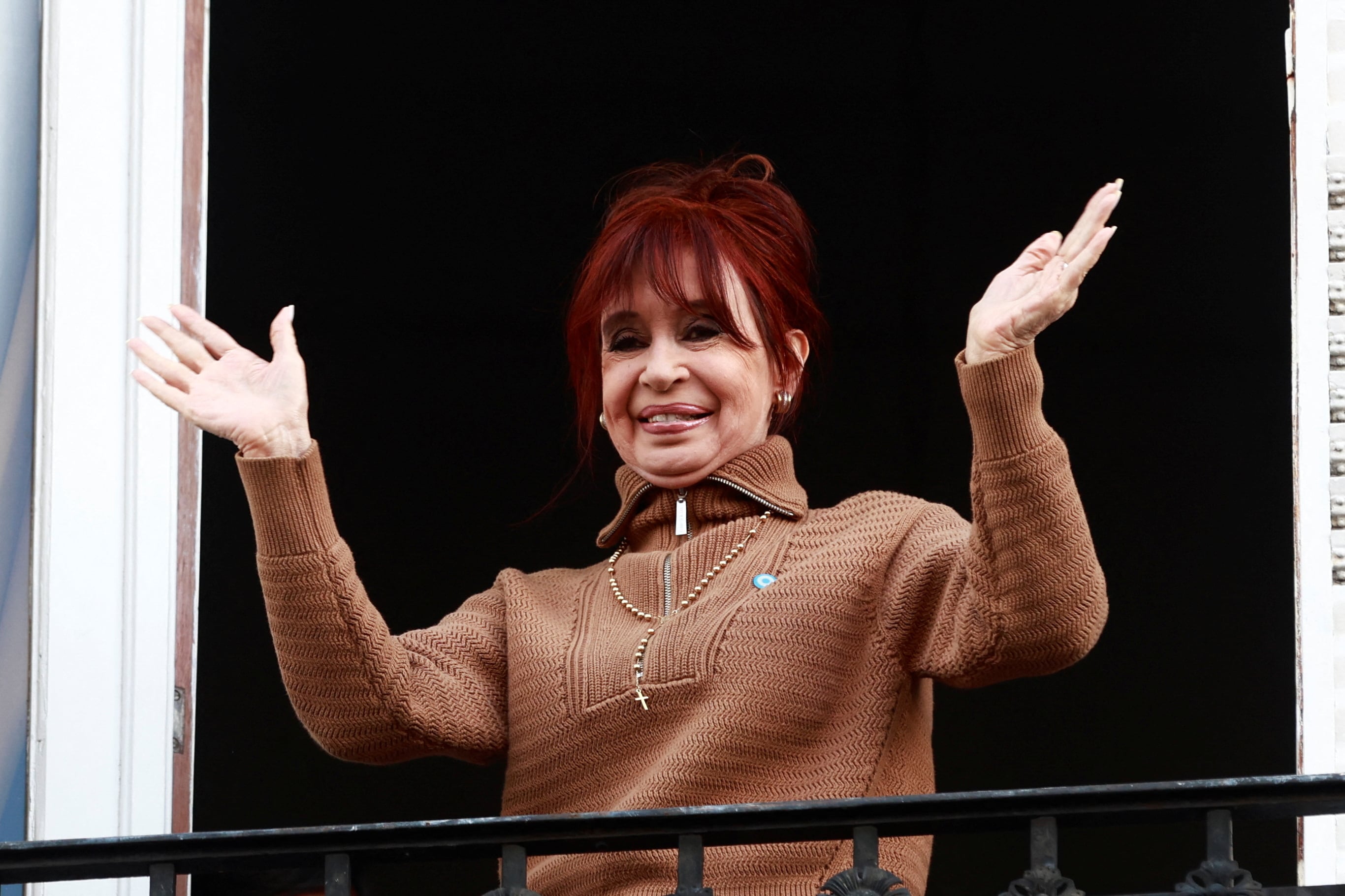 Cristina Kirchner felicitó a Gildo Insfrán y a Juan Monteverde por los triunfos electorales del PJ en Formosa y Rosario (REUTERS)