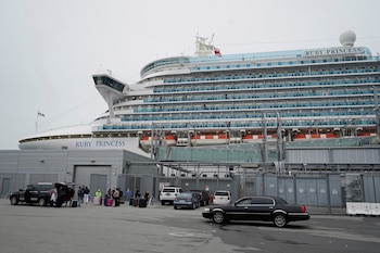 El crucero Ruby Princess registró un brote sospechoso de norovirus con 102 pasajeros y 23 tripulantes enfermos durante un viaje por Alaska y Canadá (AP Foto/Eric Risberg/Archivo)