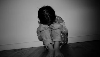La sentencia de 104 años busca enviar un mensaje contundente en la lucha contra la explotación infantil y la protección de la infancia en El Salvador. (Cortesía: CBS)