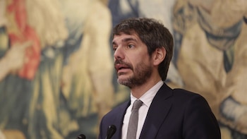 Urtasun tacha de "atropello" la