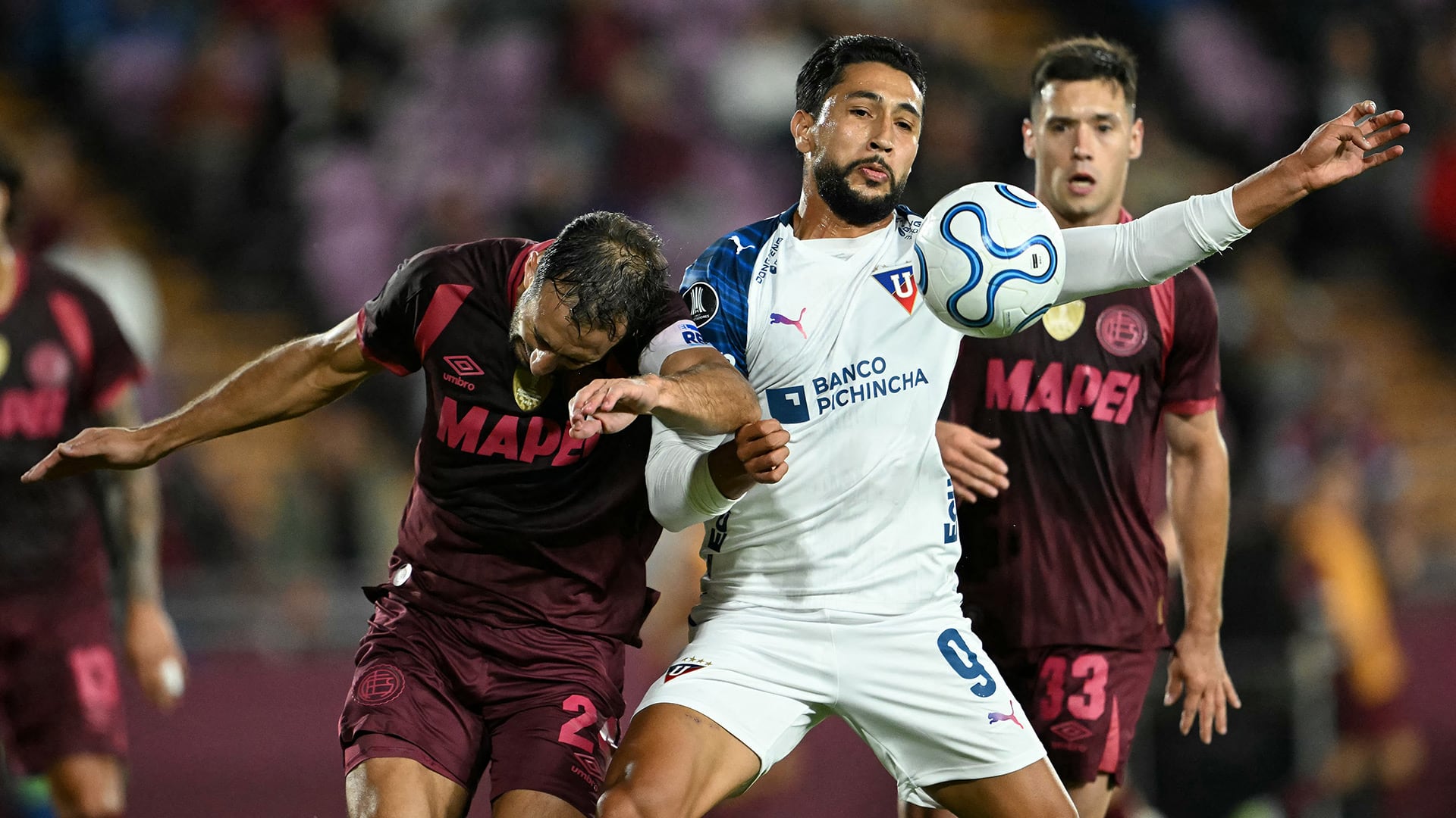 Jeison Medina ha hecho buena parte de su carrera en Ecuador, pasó por clubes como Aucas y ahora pertenece a la Liga de Quito - crédito Luis ROBAYO / AFP