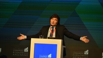 Javier Milei defendió la dolarización