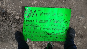 En las cartulinas se amenazó