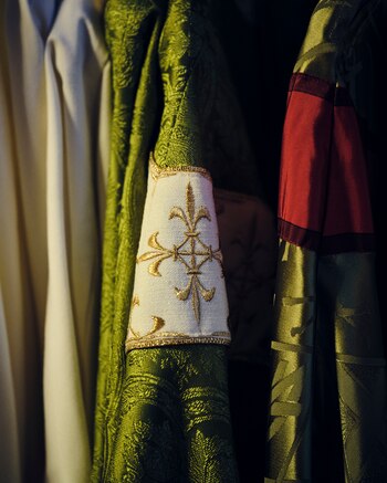 Ayudó a salvar objetos litúrgicos