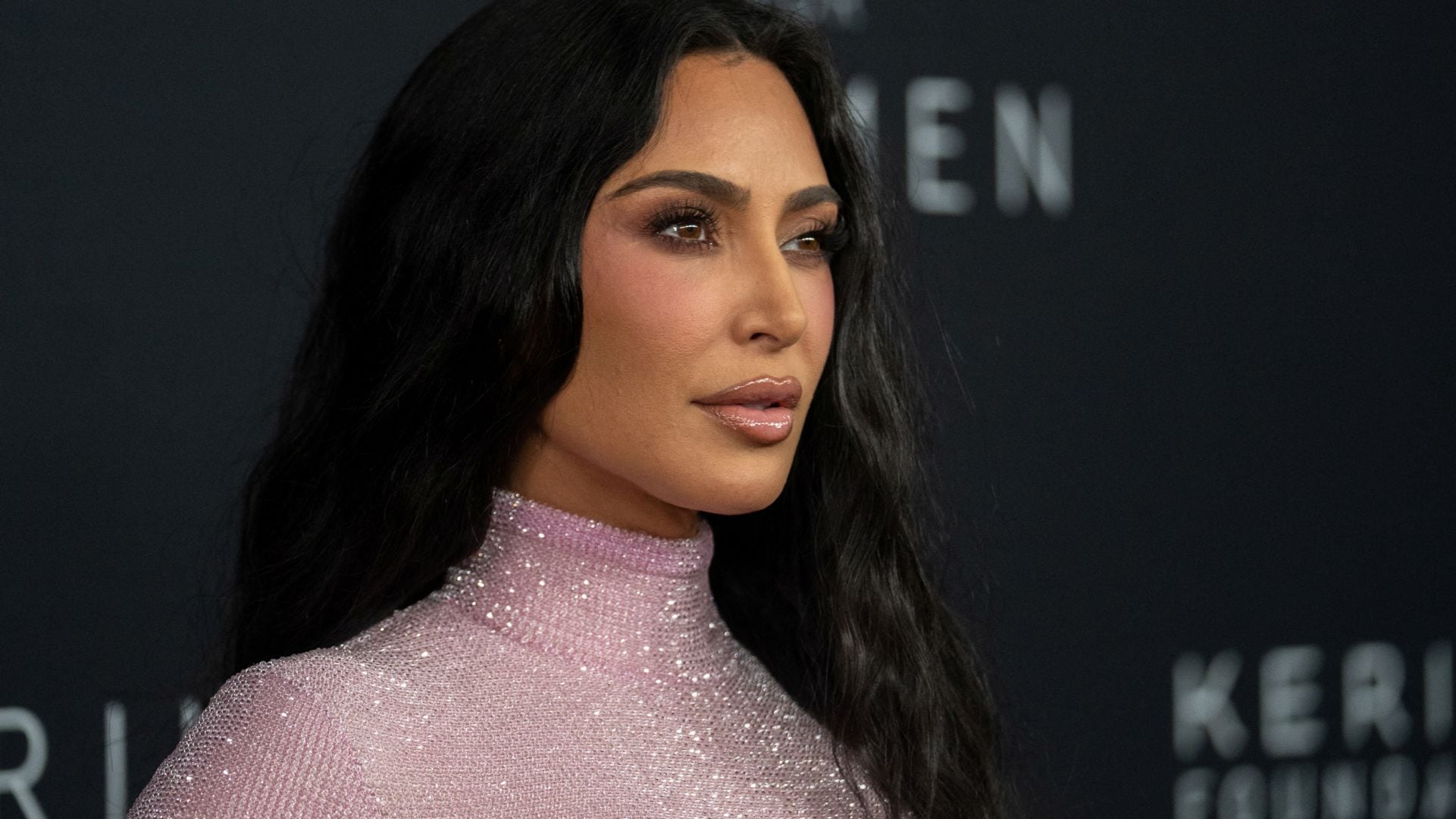 Kim Kardashian no salió por el mismo lugar que Lewis Hamilton. (REUTERS/Jeenah Moon)