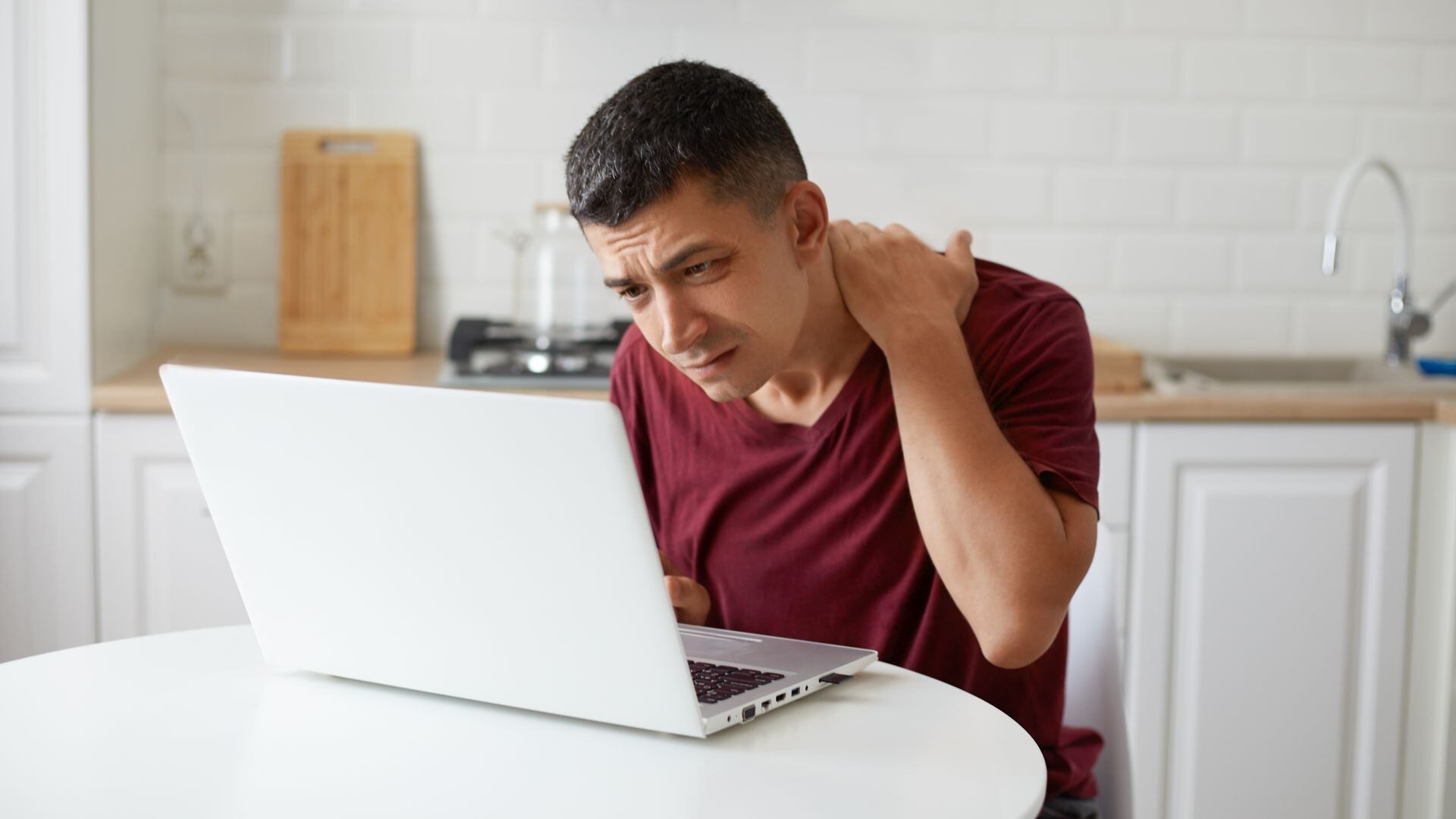 Consumidores comprarán laptops por un ticket mayor de compra. - Crédito Freepik