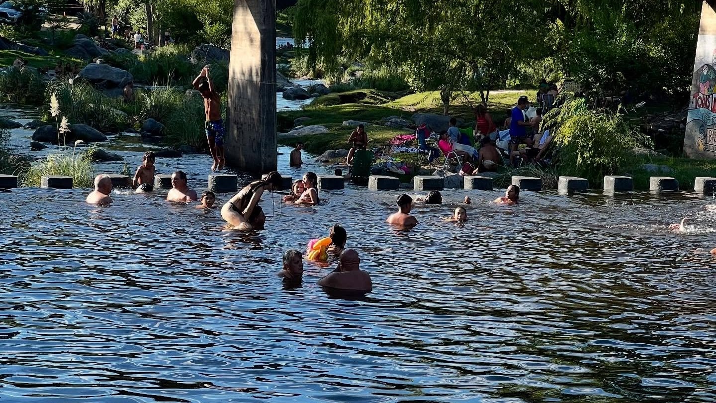 El río Salsacate nace de la confluencia entre el río Jaime y el arroyo Cachimayo (Instagram/@turismosalsacate)