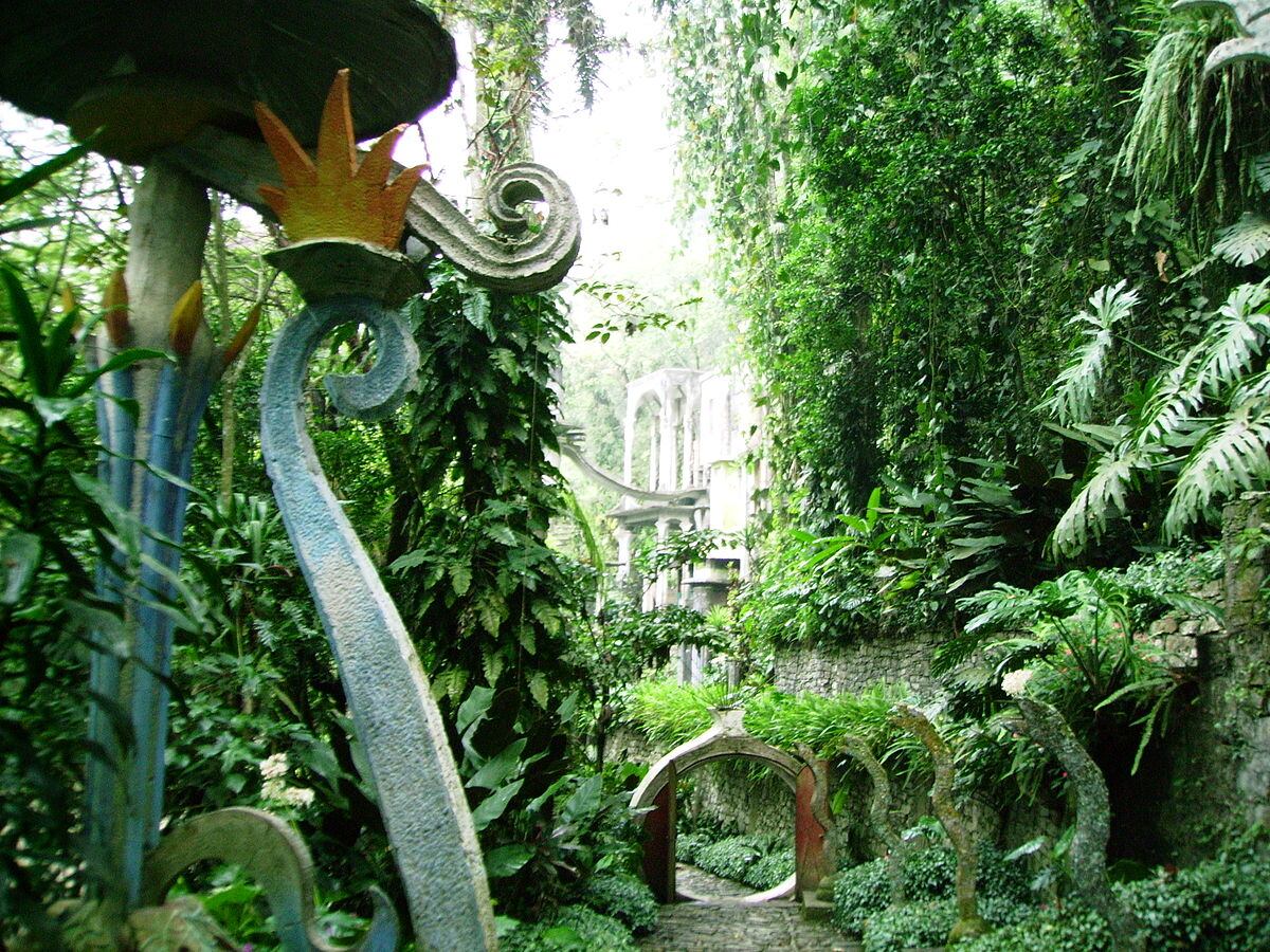 Xilitla lidera la lista por su fusión de arte surrealista, naturaleza y legado cultural único.
Crédito: Wikimedia Commons/Bernardo Bolaños