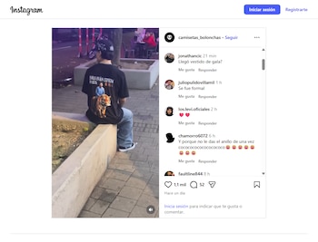 El usuario difundió a un hombre con una camisa en referencia a Iván Cepeda - crédito @camisetas_bolonchas/Instagram