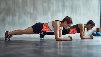 Cuánto tiempo de plancha hay que hacer por día para tener abdominales marcados