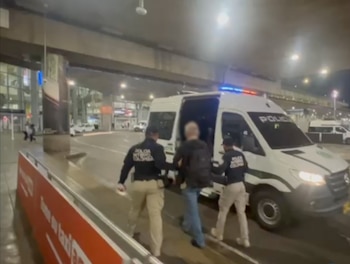 Jackson enfrenta cargos por fraude, lavado de activos, falsificación y delitos informáticos - crédito Interpol y Alcaldía de Bogotá