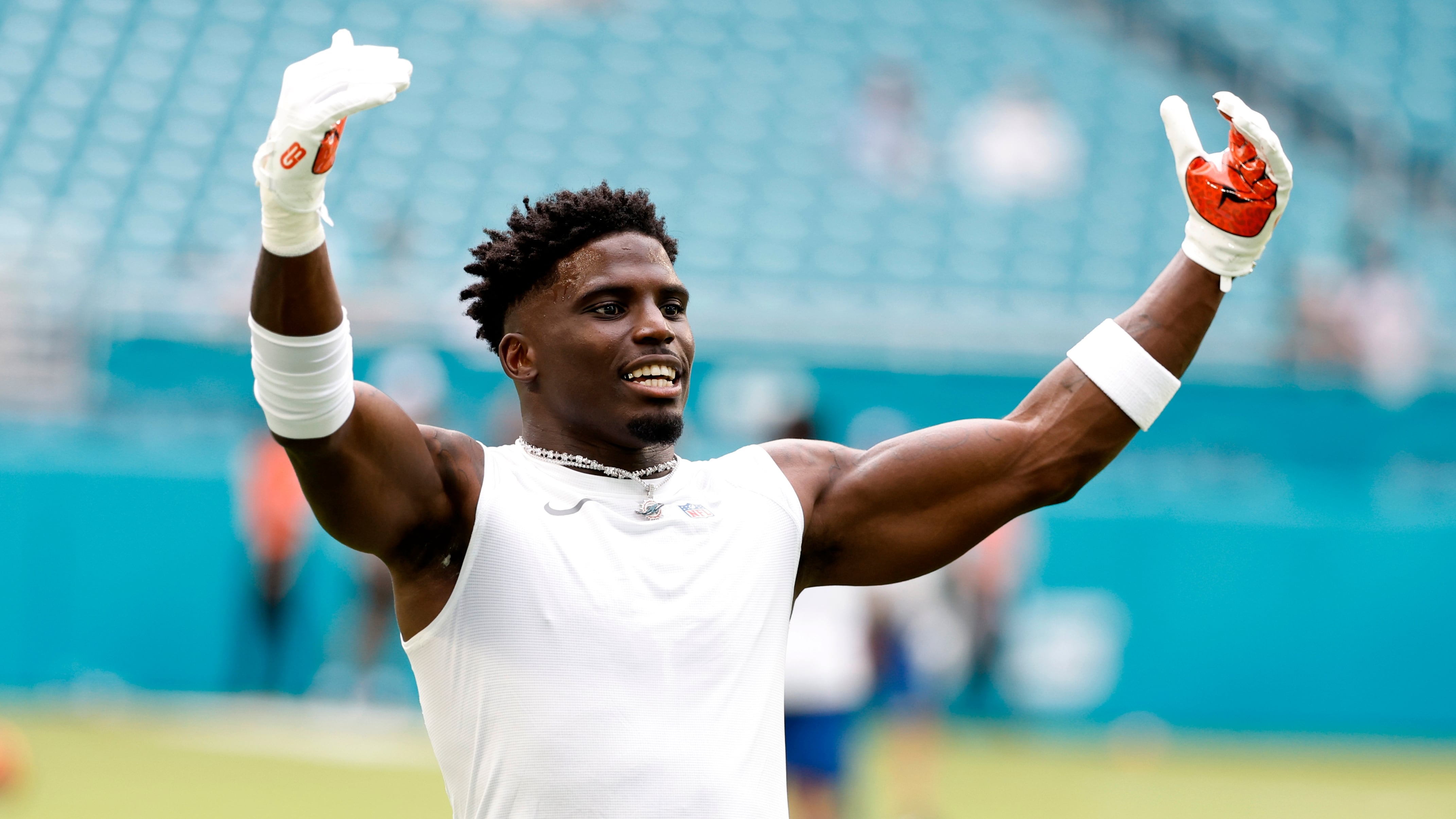 Tyreek Hill fue declarado responsable por violencia doméstica en Miami