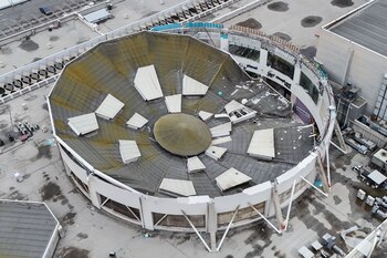 Vista aérea del techo colapsado