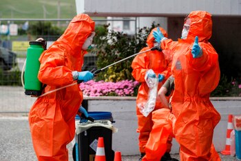 Trabajadores italianos (EFE/Giuseppe Lami)