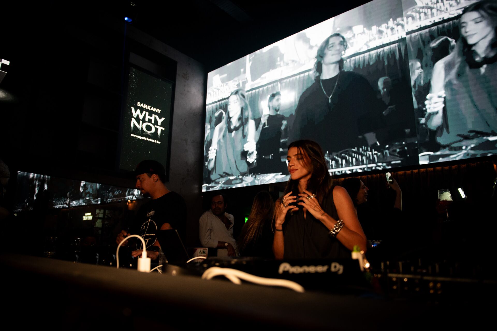 La música a cargo de Calu Rivero y Ángelo Mutti Spinetta