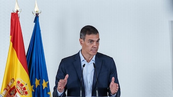 Sánchez asegura que seguirá pese a "las piedras en el camino" tras la condena de cárcel a Ábalos