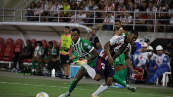 Las polémicas arbitrales de la final entre Junior FC vs. Atlético Nacional: los verdolagas reclamaron una tarjeta roja y un penalti