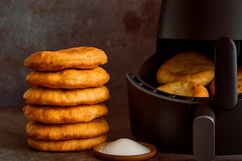 Las tortas fritas en freidora