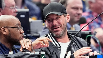 El presidente de CBS Sports afirmó que no hay plazo para definir el futuro de Tony Romo