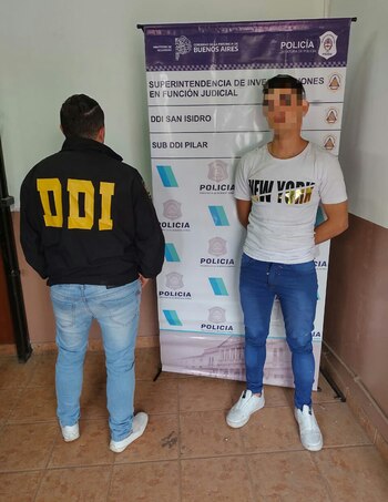 Cano Báez tras ser arrestado