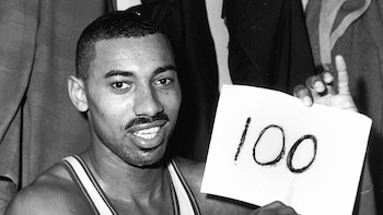 Pagó USD 3 por una vieja chaqueta y descubrió que había pertenecido a una leyenda de la NBA: la vendió por casi USD 90.000
