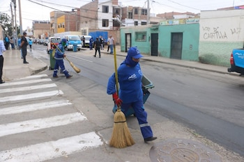 Quienes deseen postular a alguna de las plazas deberán contar, como requisito básico, con estudios de primaria completa.