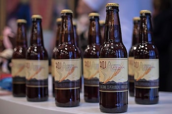 Esta es La Roja, cerveza