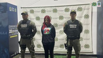 Una mujer secuestró y torturó