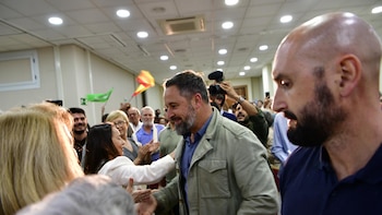 Abascal viajará este domingo a Ceuta y cancela su viaje a Colombia de la próxima semana
