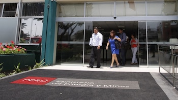 Confirman pago de gratificación a trabajadores CAS del Minem en julio: Hay presupuesto