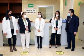 Cuenta con servicios como infectología,