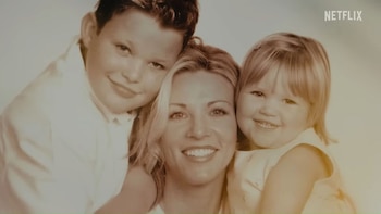 Esta docuserie está dirigida por