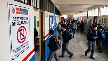 Celulares restringidos en las aulas: qué cambia con la nueva norma de Perú y qué cambios abre en la pedagogía en secundaria