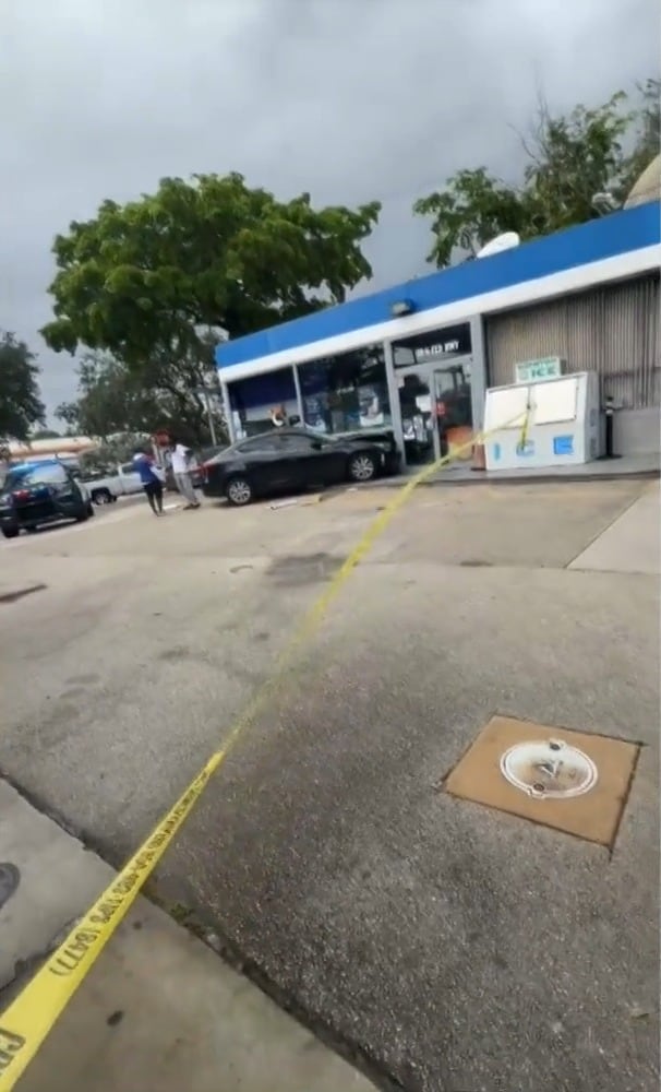 La estación de servicio no mostró daños (Captura de video)