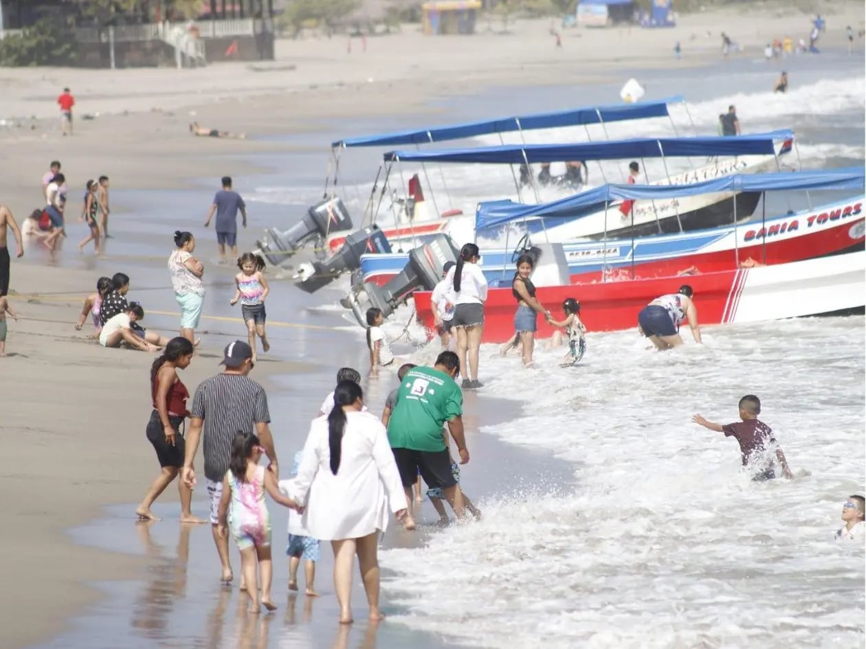Tela registra una importante afluencia de visitantes que buscan disfrutar de las playas y los atractivos naturales del litoral atlántico. (Foto: Cortesía / Redes sociales)