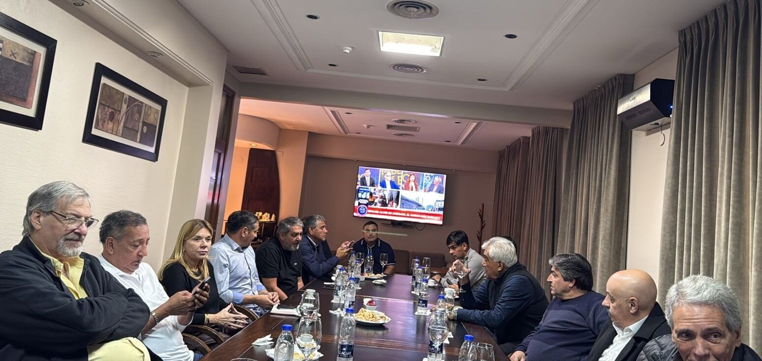 Mario Calegari (UTA) y Omar Maturano (La Fraternidad), en la reunión convocada por Luis Barrionuevo