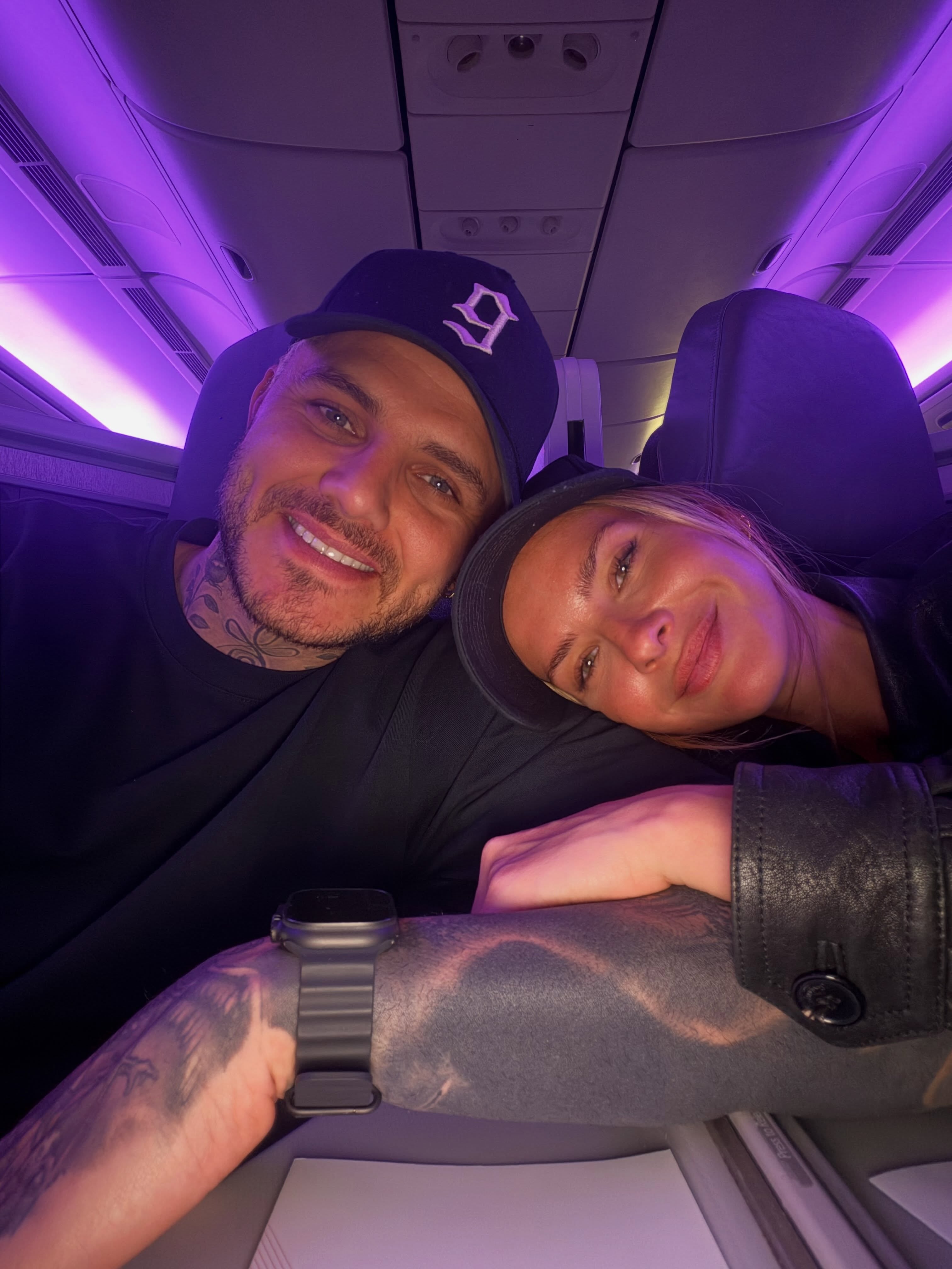 Mauro Icardi y la China Suárez se fotografían durante el viaje