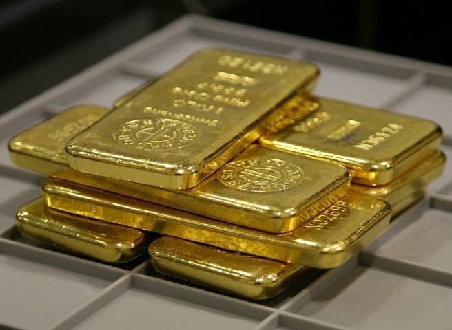 El oro ve peligrar los 4.000 dólares por el repunte del crudo y de la deuda francesa