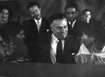 De derecha a izquierda: la