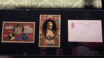 Las cromolitografías expuestas estuvieron guardadas