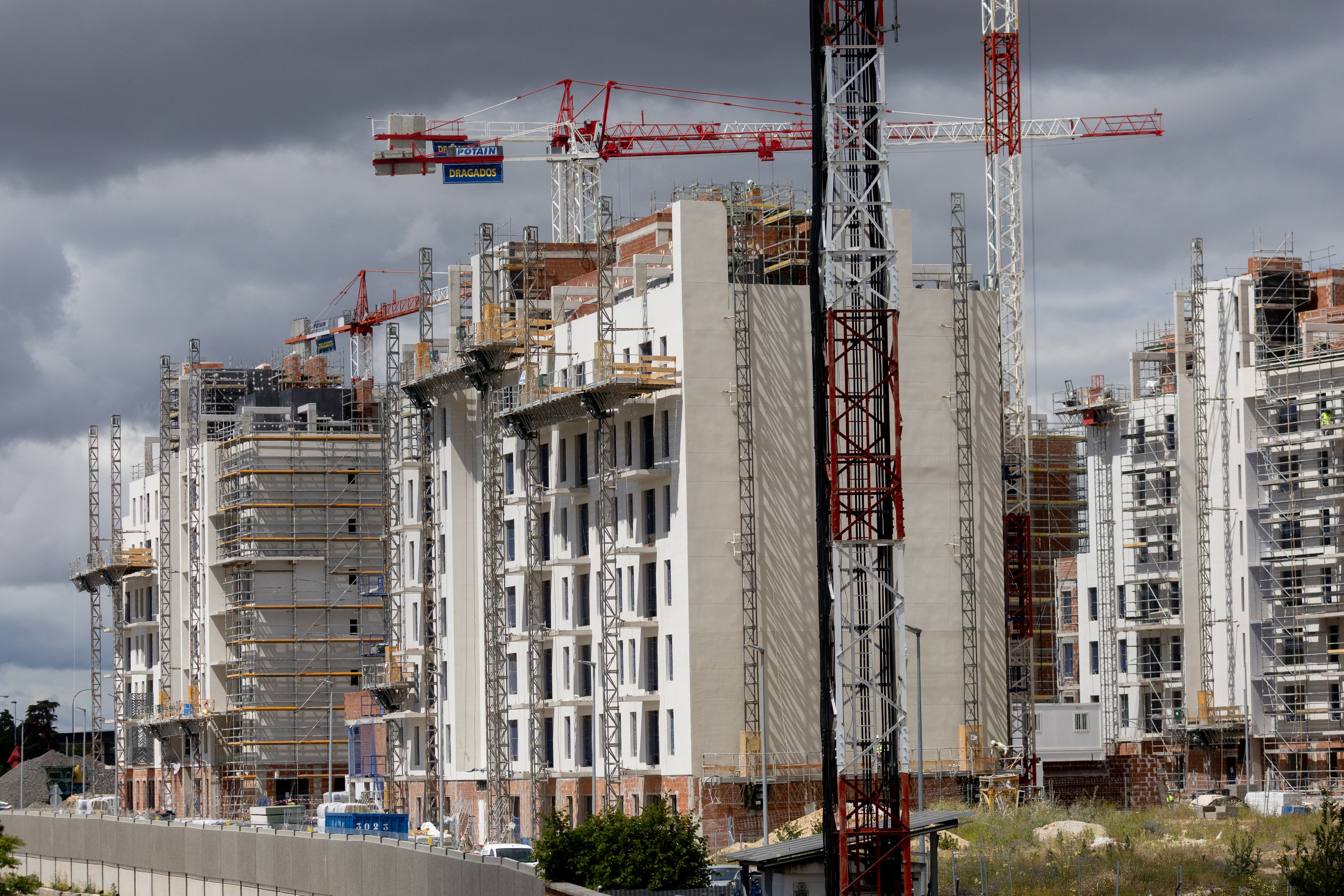 Bloques de viviendas en construcción en Madrid. (Eduardo Parra / Europa Press)