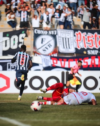 Eryc Castillo marcó el 1-0 de Alianza Lima ante Atlético Grau en el Mansiche de Trujillo.