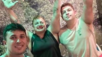A un año de su muerte, los hijos de la Locomotora Oliveras le brindaron su homenaje: “Fue una luchadora de la vida”