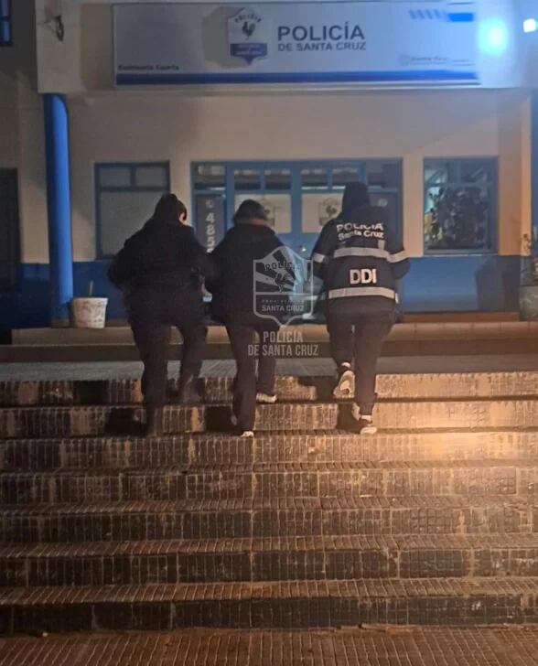 La mujer permanece detenida e incomunicada (Gentileza: La Opinión Austral)