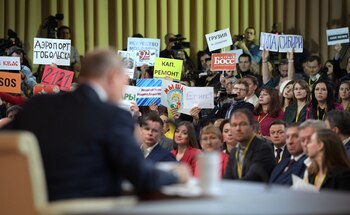 Decenas de periodistas acudieron a